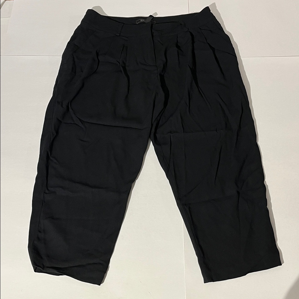 BCBG Max Azria Wool Blend Black Capris Pants sz 6 Womens